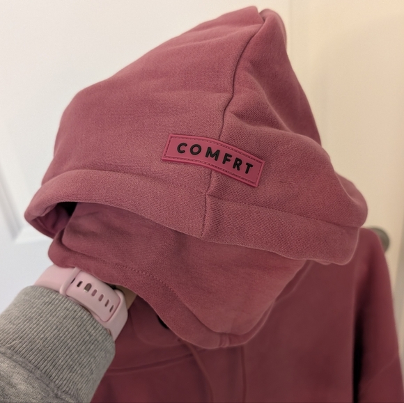 Comfrt DND Travel Hoodie In Berry - Picture 7 of 12